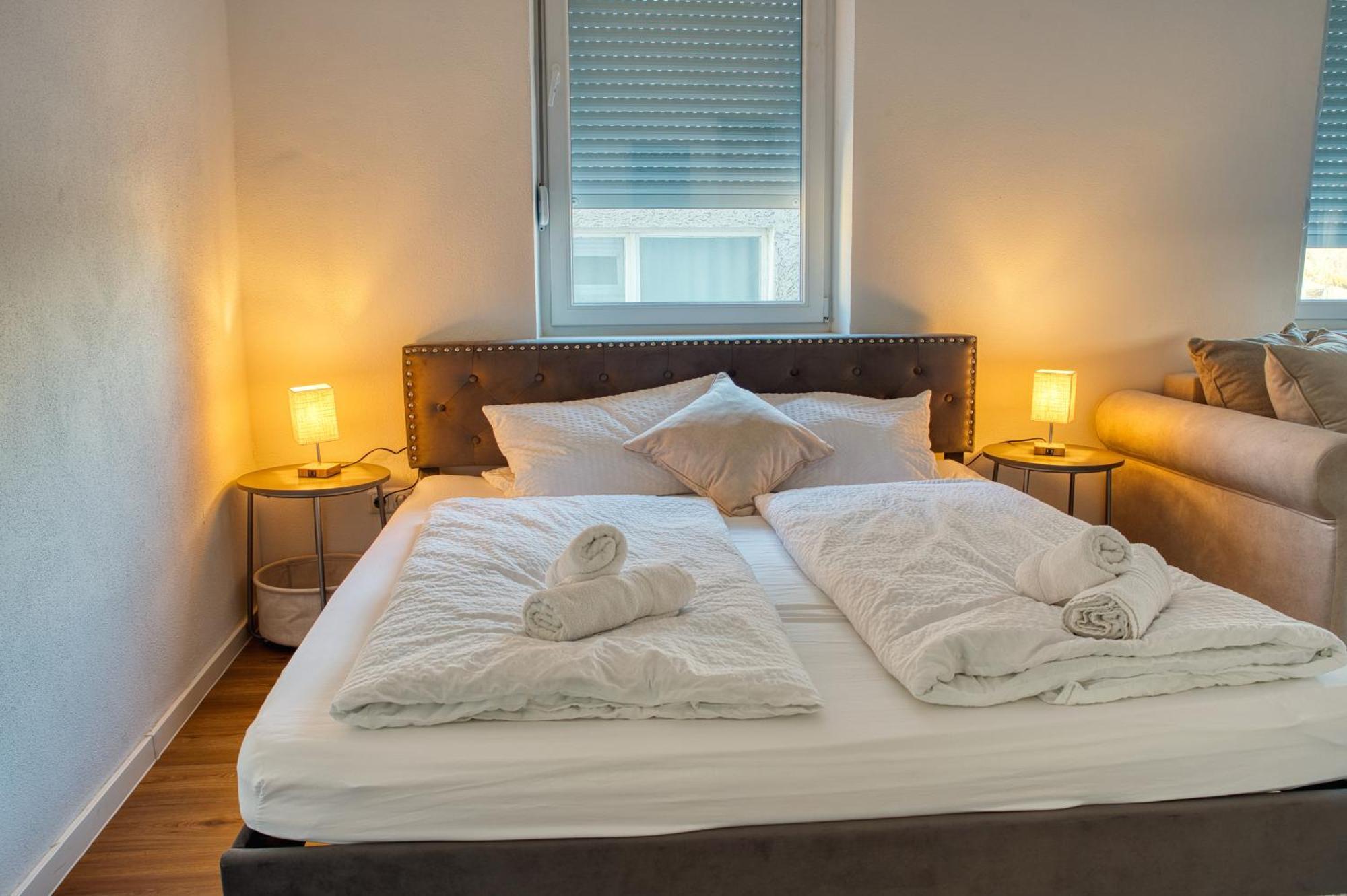 Ferienwohnung Wen Bhf Neu & Zentral In Weiden Fuer Bis Zu 6 Personen Weiden in der Oberpfalz Exterior foto